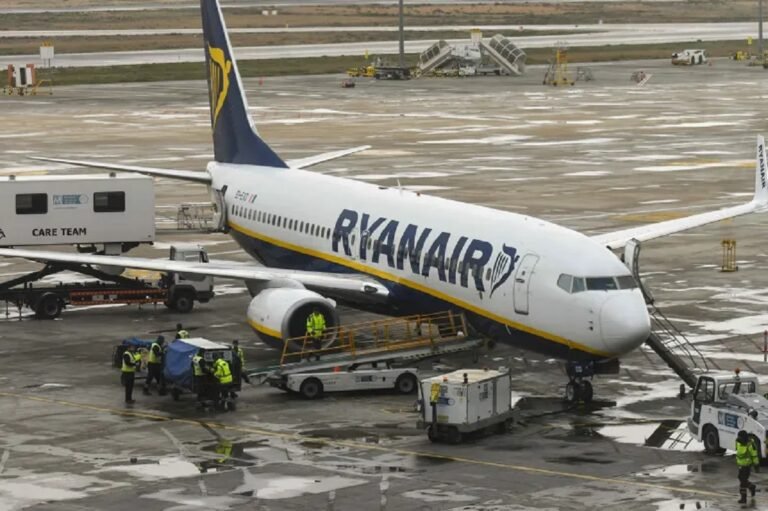 أزمة وقود تهدد الطيران الأوروبي: ارتفاع الأسعار وتحذيرات من نقص حاد خلال أسابيع