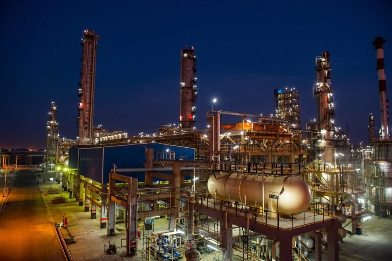 وزير الطاقة التركي: عقد الغاز مع إيران يقترب من نهايته