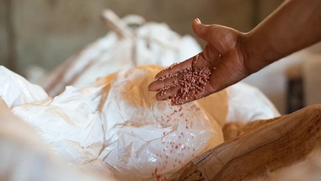 الأمم المتحدة تحذر: ثلث أسمدة العالم عالق في مضيق هرمز و45 مليون شخص مهددون بالجوع