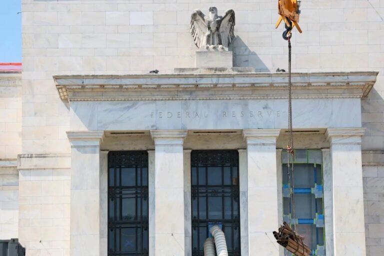 التضخم يعود للواجهة في أميركا… هل ينجح الفدرالي في احتواء صدمة الطاقة دون رفع الفائدة؟