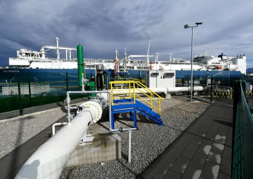 وكالة الطاقة الدولية: صراع الشرق الأوسط يهدد بخسارة 120 مليار متر مكعب من الغاز المسال حتى 2030