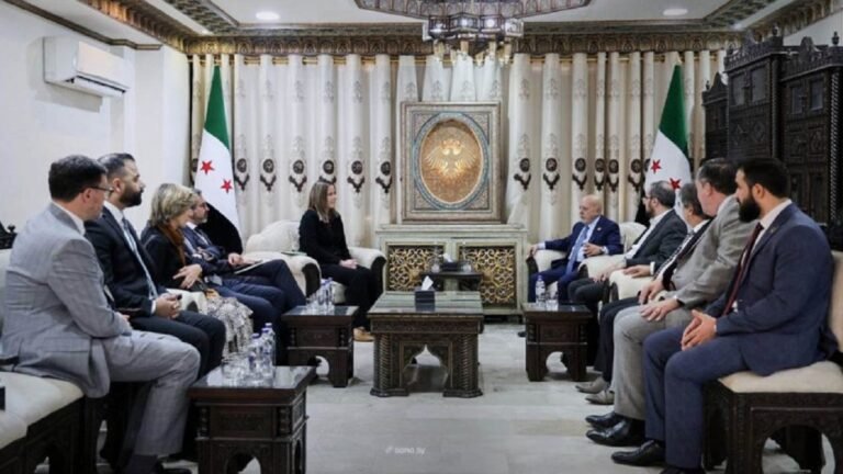 مباحثات سورية–بريطانية في دمشق لتعزيز التعاون الاقتصادي وفتح آفاق استثمارية جديدة