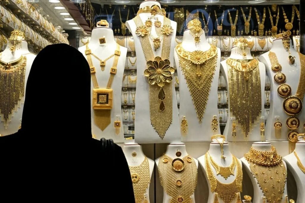 الذهب يستعيد بريقه عالمياً.. ارتفاع بأكثر من 1% بعد اتفاق أميركي إيراني مؤقت وتراجع أسعار النفط