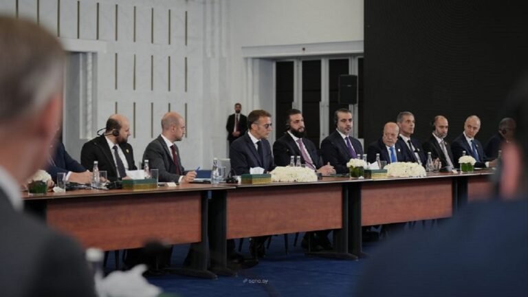 ماكرون: فرنسا مستعدة لدعم إعادة الإعمار في سوريا والاستثمار في قطاعات حيوية