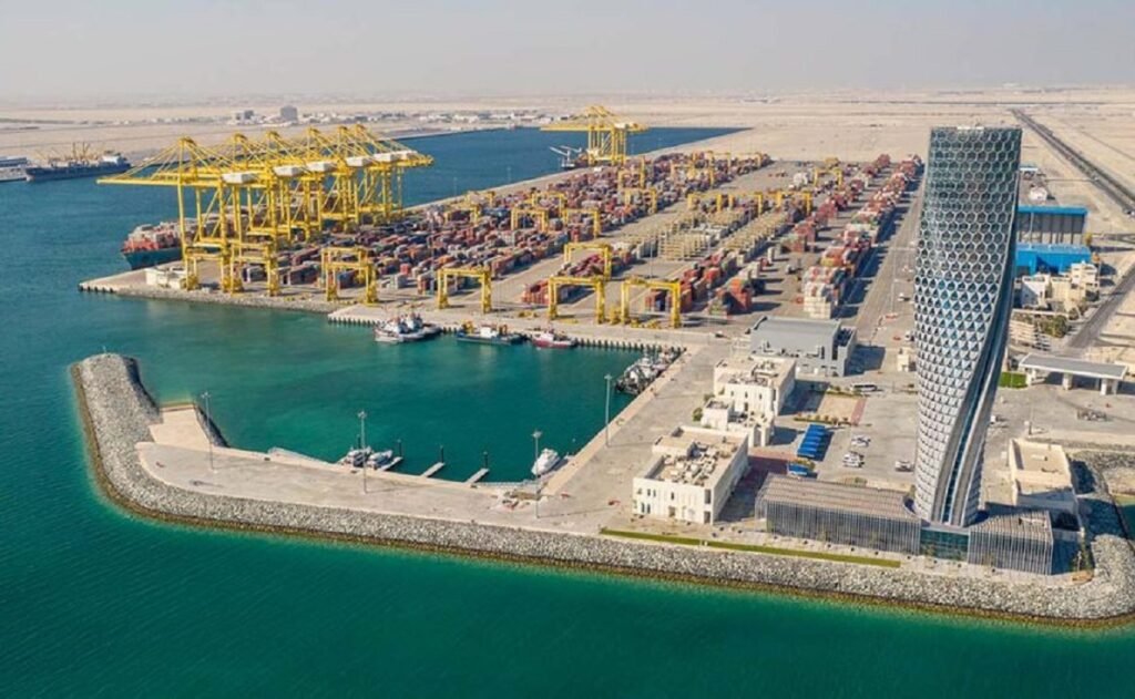 موانئ قطر تسجّل نمواً لافتاً في الأداء التشغيلي خلال يونيو 2026: ارتفاع الحاويات 13% والسفن 21%
