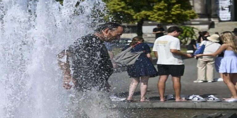 حرائق مدمرة تضرب أوروبا.. باريس تستنفر وإسبانيا تسجل 13 وفاة وسط موجة حر قياسية