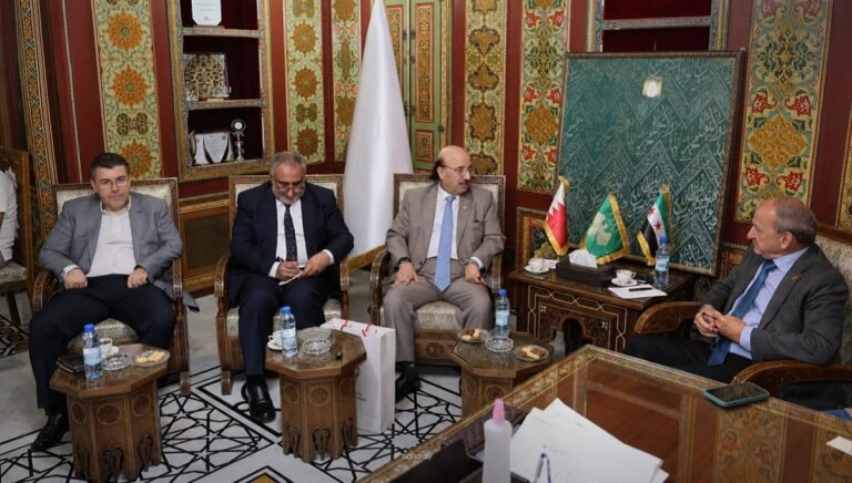 سوريا والبحرين تبحثان توسيع التعاون الصناعي.. فرص استثمارية جديدة في الأدوية والكابلات والصناعات الإنتاجية