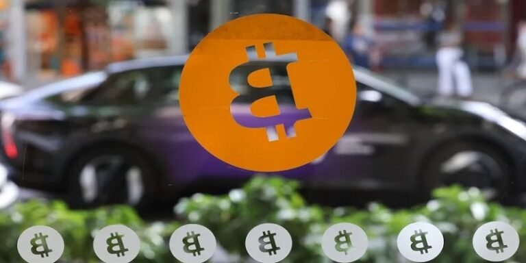 تراجع سوق العملات المشفرة يضغط على صناديق العملات البديلة ويجبر شركات الاستثمار على إلغاء خططها