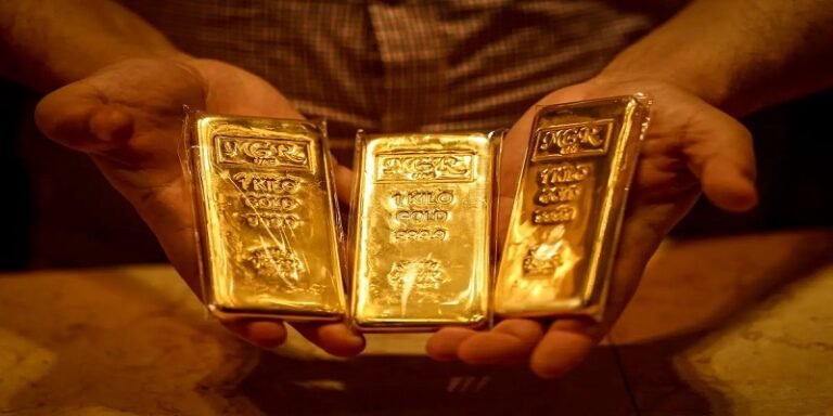 الذهب يتراجع بعد قمة 3 أشهر.. الأسواق تترقب بيانات التضخم وخطاب رئيس الفدرالي