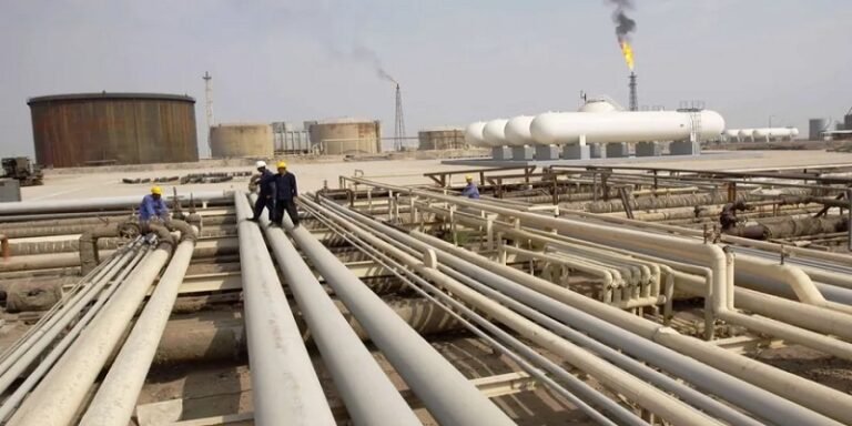 العراق يخطط لخط أنابيب بـ15 مليار دولار لنقل النفط من البصرة إلى شمال البلاد