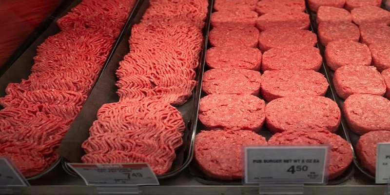 ترامب يفتح باب استيراد 300 ألف طن من لحوم الأبقار لخفض الأسعار في أميركا
