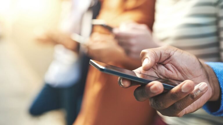 التجارة الإلكترونية: 13 ألف ريال كل ثانية عبر الهواتف في السعودية
