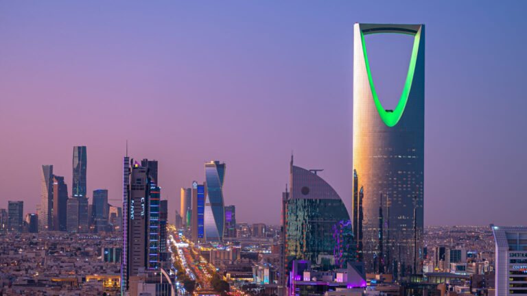 الرياض تقفز إلى المركز الـ50 عالمياً في مؤشر «أكسفورد إيكونوميكس» للمدن