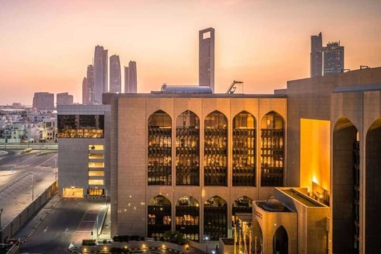 الأصول الأجنبية للبنوك الإماراتية ترتفع 13.2% إلى 2.3 تريليون درهم