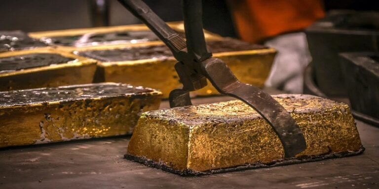 الذهب يرتفع عالمياً..بعد تراجعه وسط ترقب بيانات الوظائف الأميركية