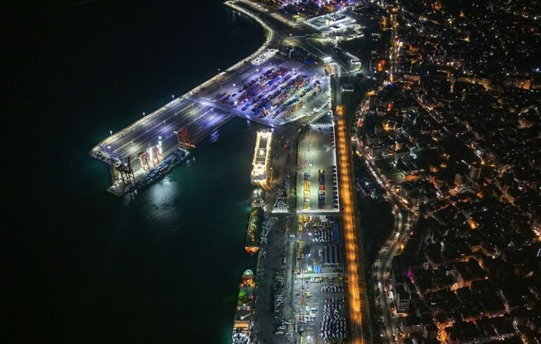 مرفأ اللاذقية السوري يتجاوز 3.7 ملايين طن من البضائع خلال 9 أشهر